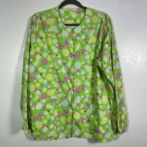 All Hearts Scrub Jacket, Fun Bubble Print. Similar to a size 2X/3X.